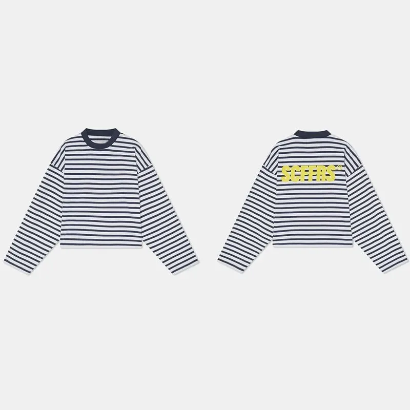 ユニセックスの長袖Tシャツ。ゆったりとしたストライプ柄で、背 - Street Fashion Y2K のレビューと価格